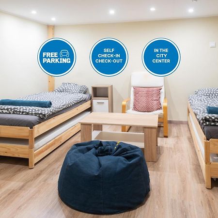 בודפשט Cozy & Quiet Apartment Near Kiraly Street Free Parking, Ac, Perfect For 4 Guests! מראה חיצוני תמונה