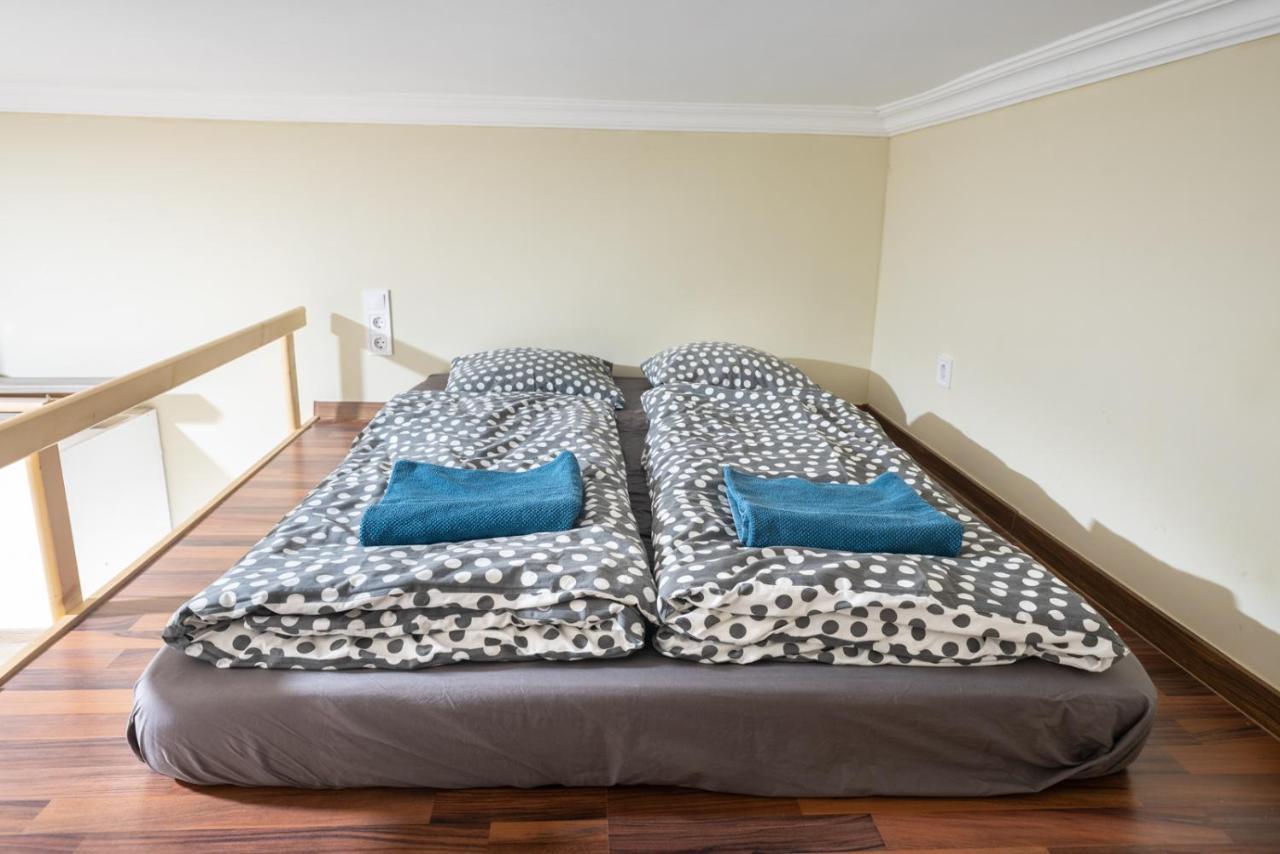 בודפשט Cozy & Quiet Apartment Near Kiraly Street Free Parking, Ac, Perfect For 4 Guests! מראה חיצוני תמונה