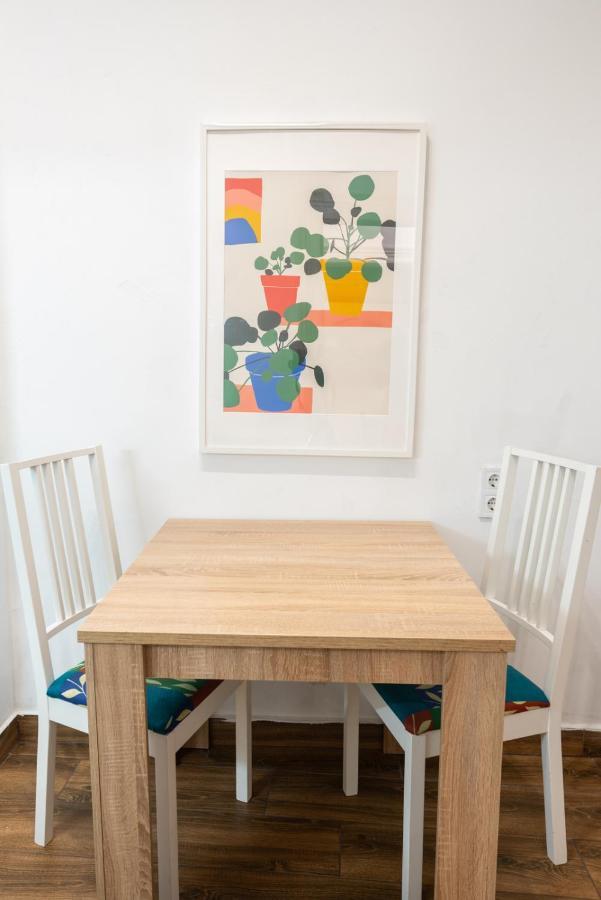 בודפשט Cozy & Quiet Apartment Near Kiraly Street Free Parking, Ac, Perfect For 4 Guests! מראה חיצוני תמונה