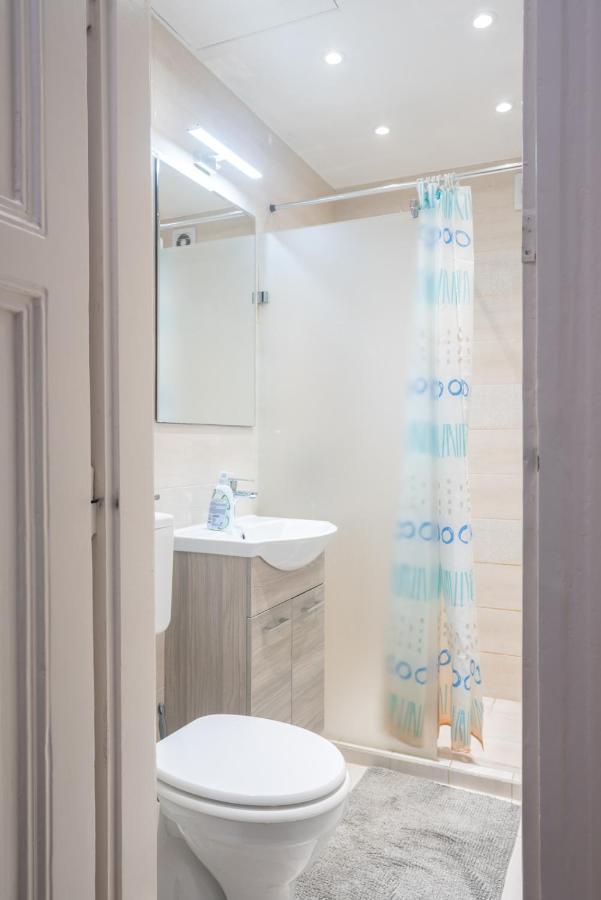 בודפשט Cozy & Quiet Apartment Near Kiraly Street Free Parking, Ac, Perfect For 4 Guests! מראה חיצוני תמונה
